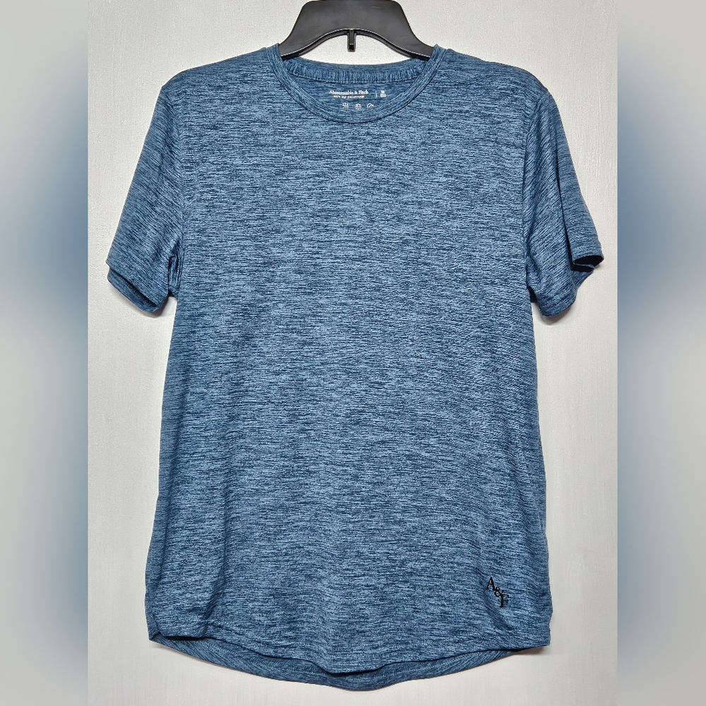 Abercrombie & Fitch soft collection moisture wicking size M
